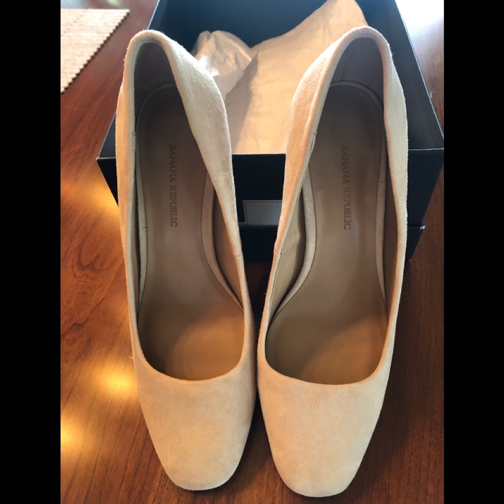 Banana Republic square toe block heel suede pumps